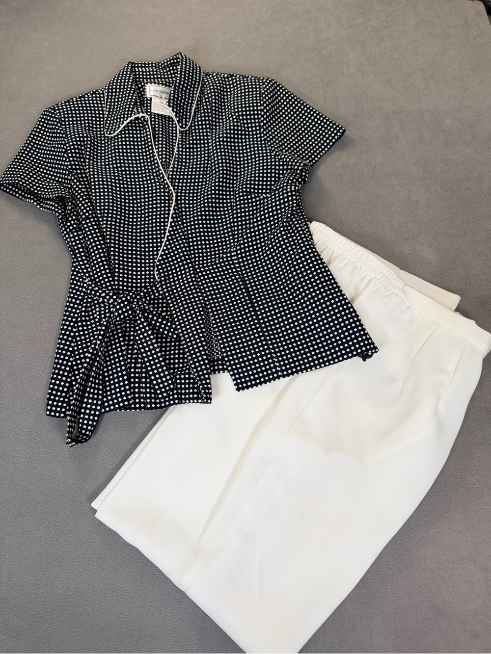 Karin Stephens Black and White Polka Dot Tie-Waist/ White Pants Set- Size 16